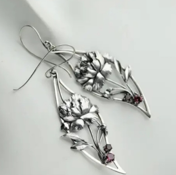 WORLD MARKET WILDFLOWER/ GEMSTONE DETAIL DANGLE EARRINGS - Picture 2 of 7